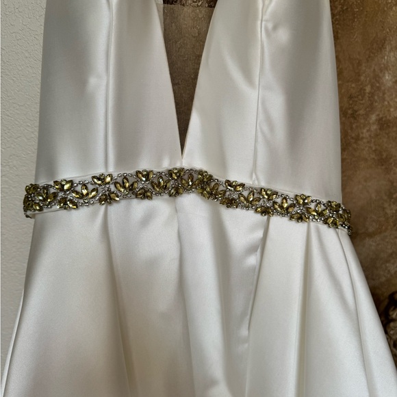 White across the neck, open back dress with slit. Used only 1 time. - Picture 5 of 6